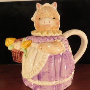 Heritage Mint DECORATIVE PIG Teapot 7" High (103C)